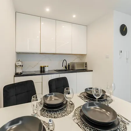 Golden Pearl Prywatny Z Sauna I Jacuzzi شقة