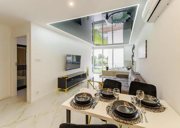 Golden Pearl Prywatny Z Sauna I Jacuzzi アパート コウォブジェク